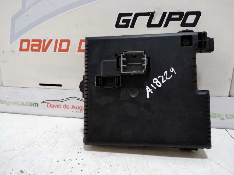 Caja reles / fusibles volvo s60 berlina 2.4  (103kw)