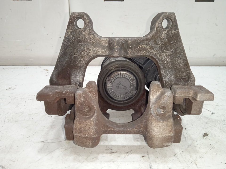 Pinza de freno delantera derecha skoda superb berlina (3v3) active