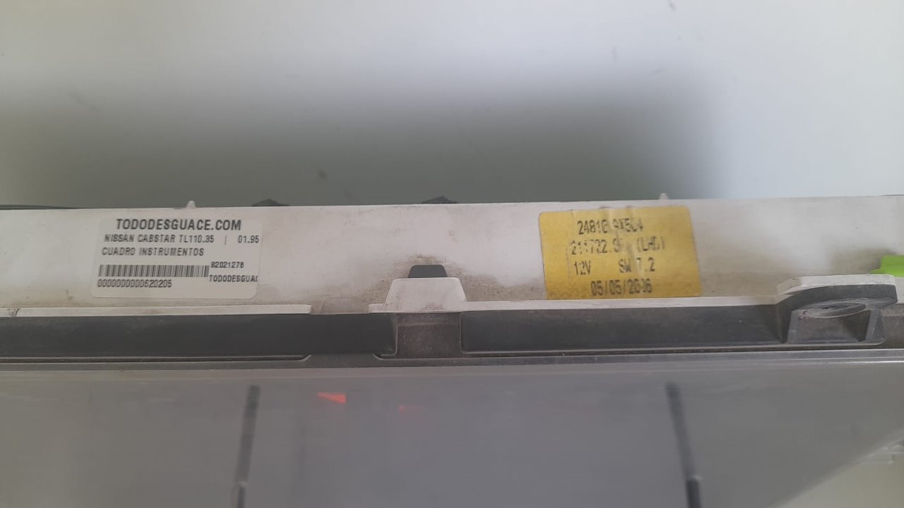 Cuadro instrumentos nissan  no identificado