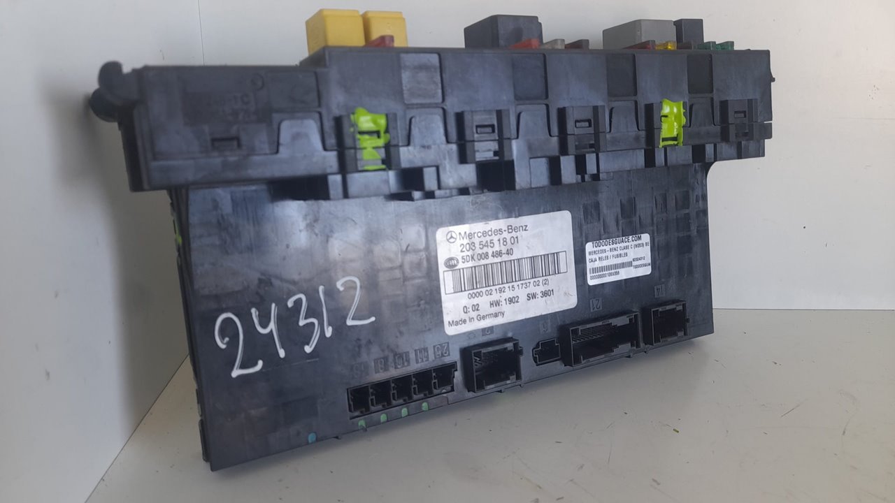Caja reles / fusibles mercedes-benz clase c (bm 203) berlina 200 compressor (203.042)