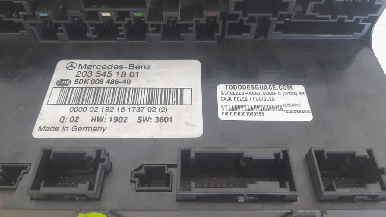 Caja reles / fusibles mercedes-benz clase c (bm 203) berlina 200 compressor (203.042)