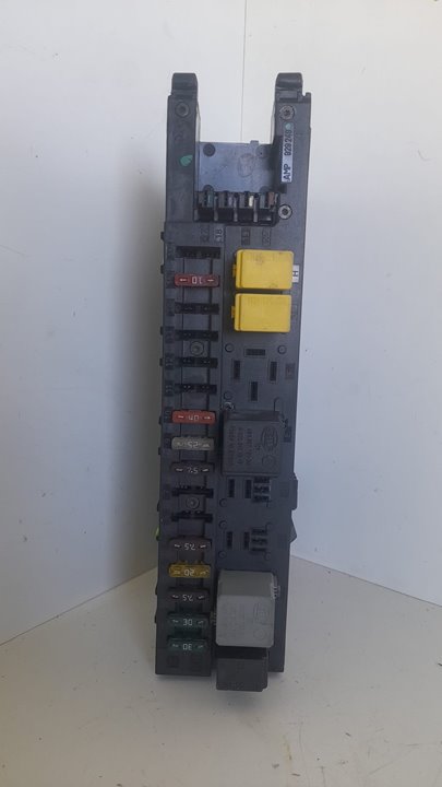 Caja reles / fusibles mercedes-benz clase c (bm 203) berlina 200 compressor (203.042)