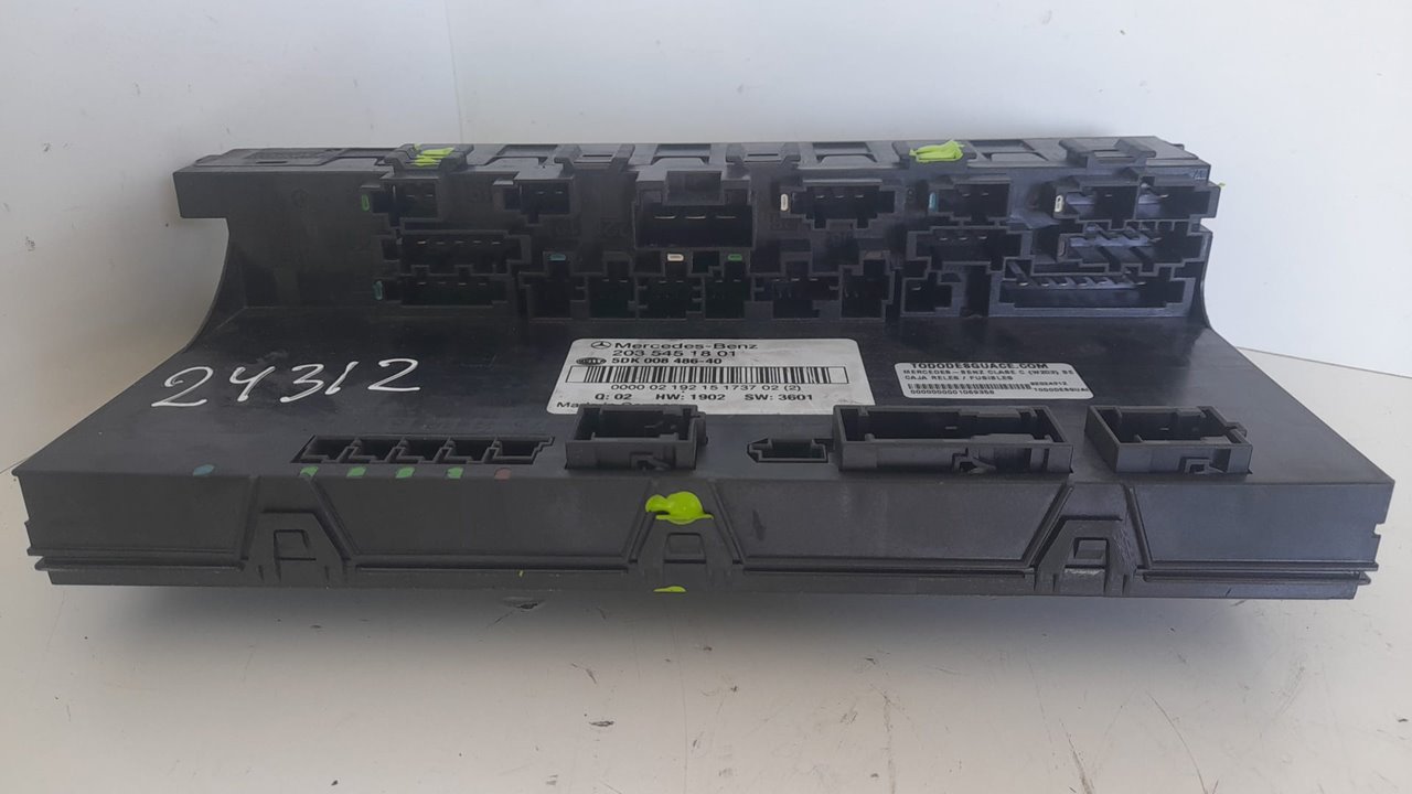 Caja reles / fusibles mercedes-benz clase c (bm 203) berlina 200 compressor (203.042)