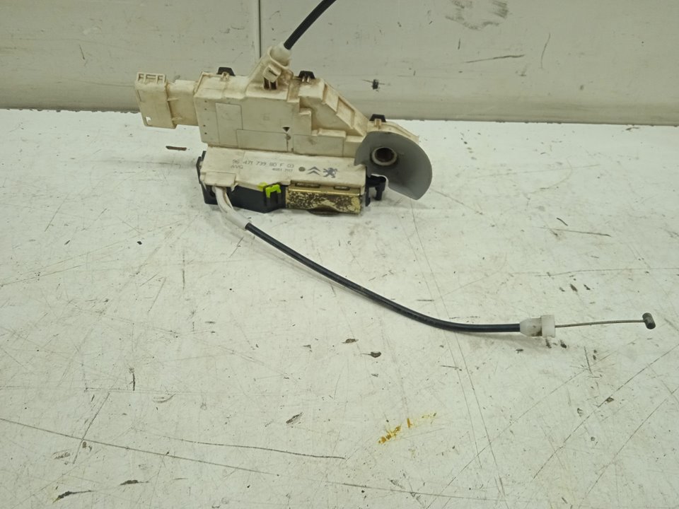 Cerradura puerta delantera izquierda citroen c4 berlina 