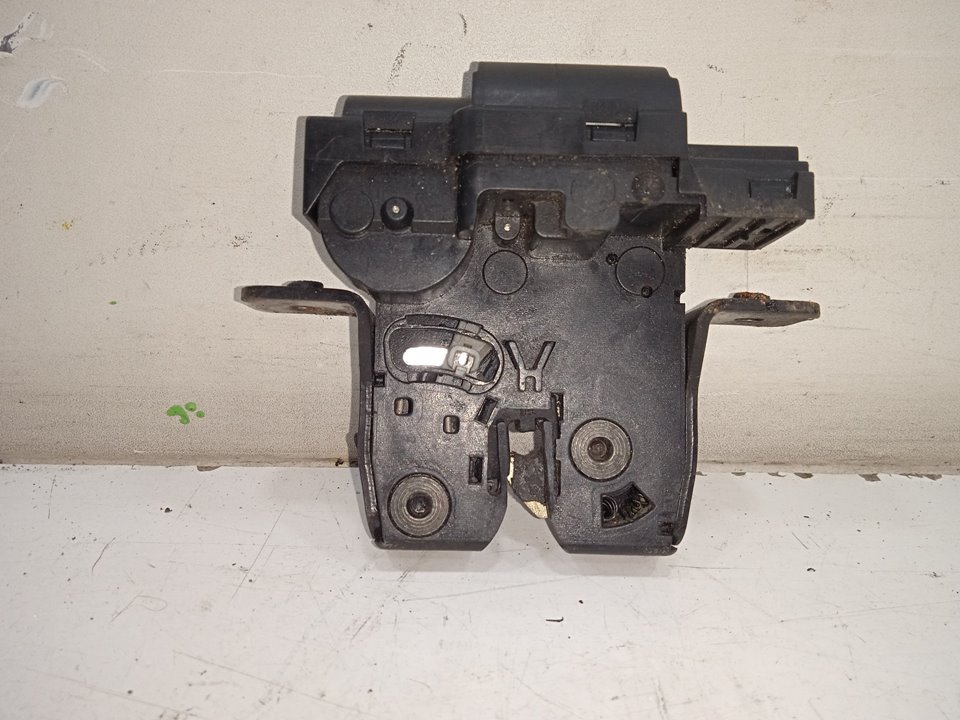 Cerradura maletero / porton nissan qashqai (j10) acenta