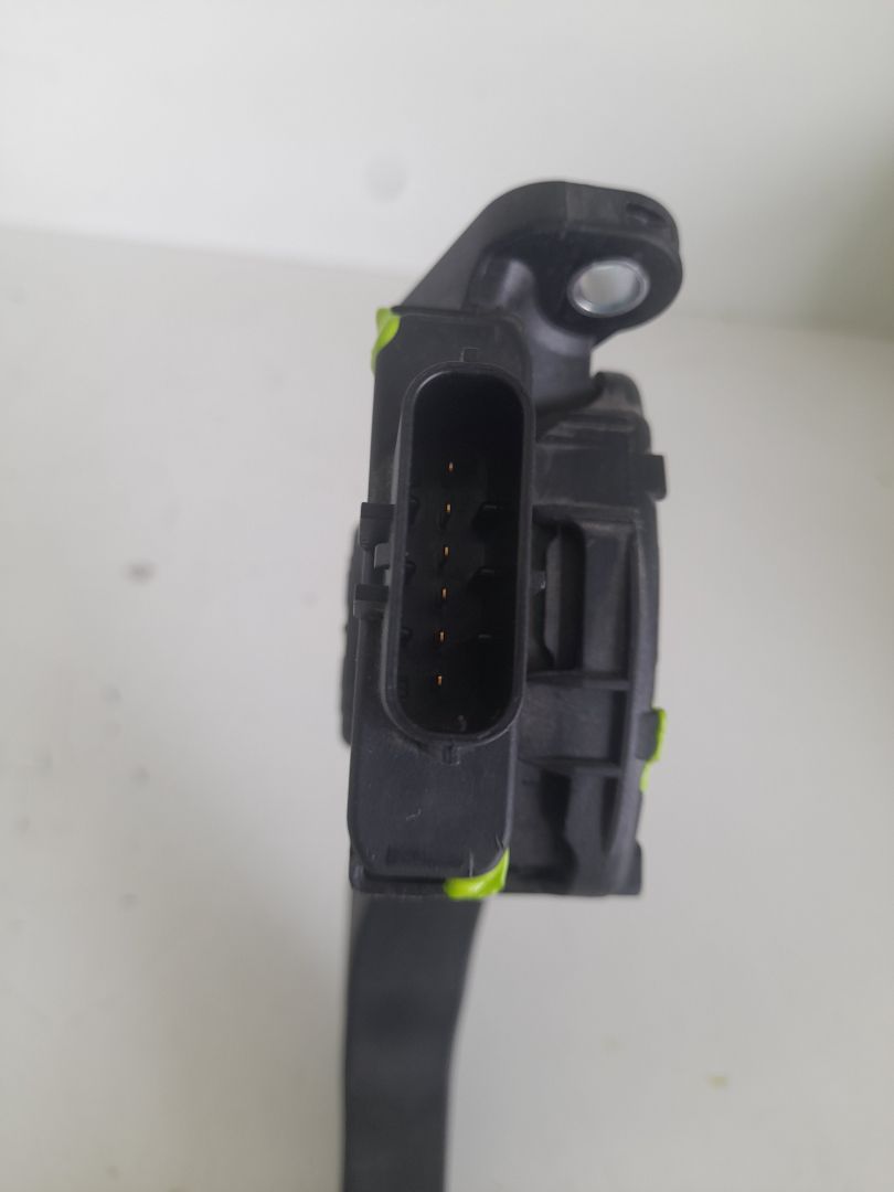 Pedal acelerador básico quattro