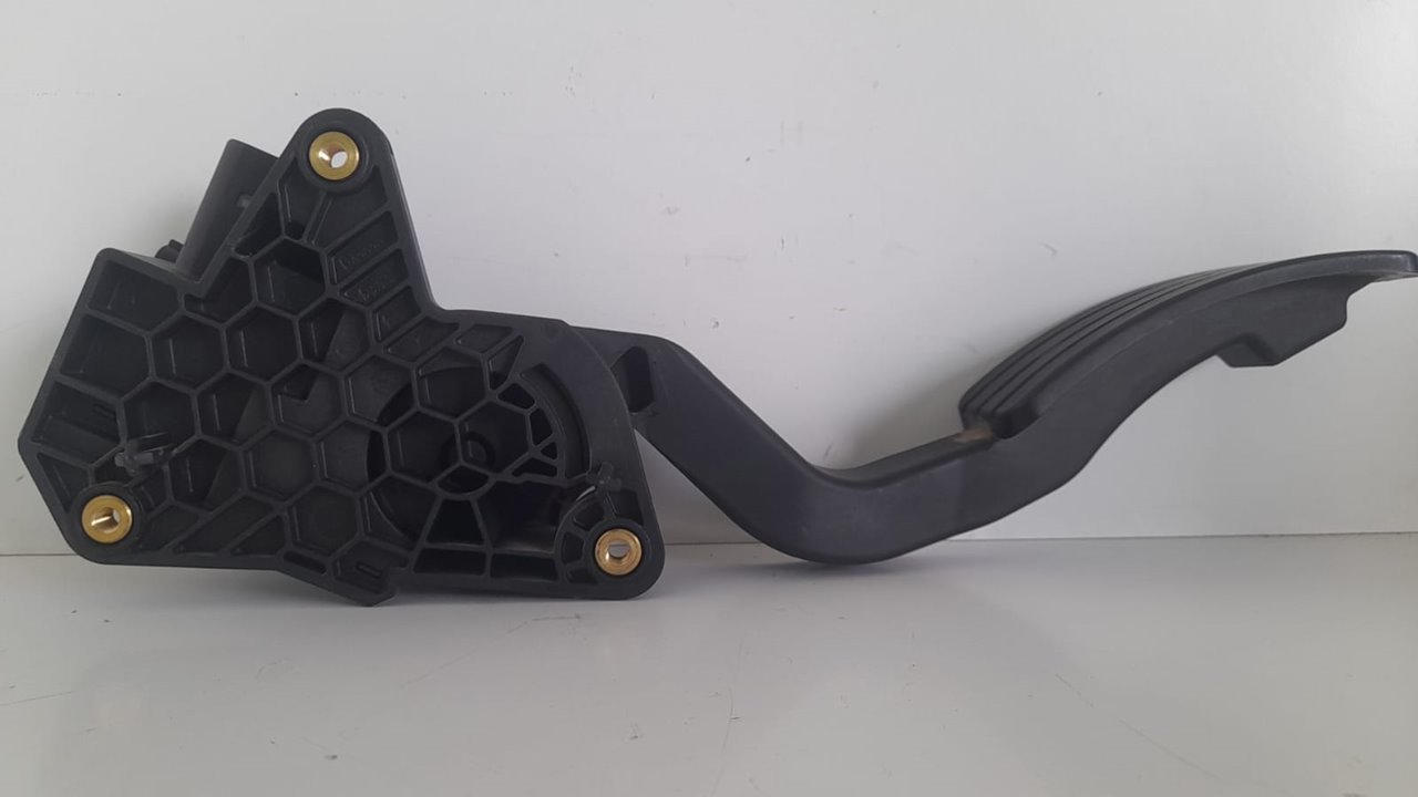 Pedal acelerador renault  no identificado