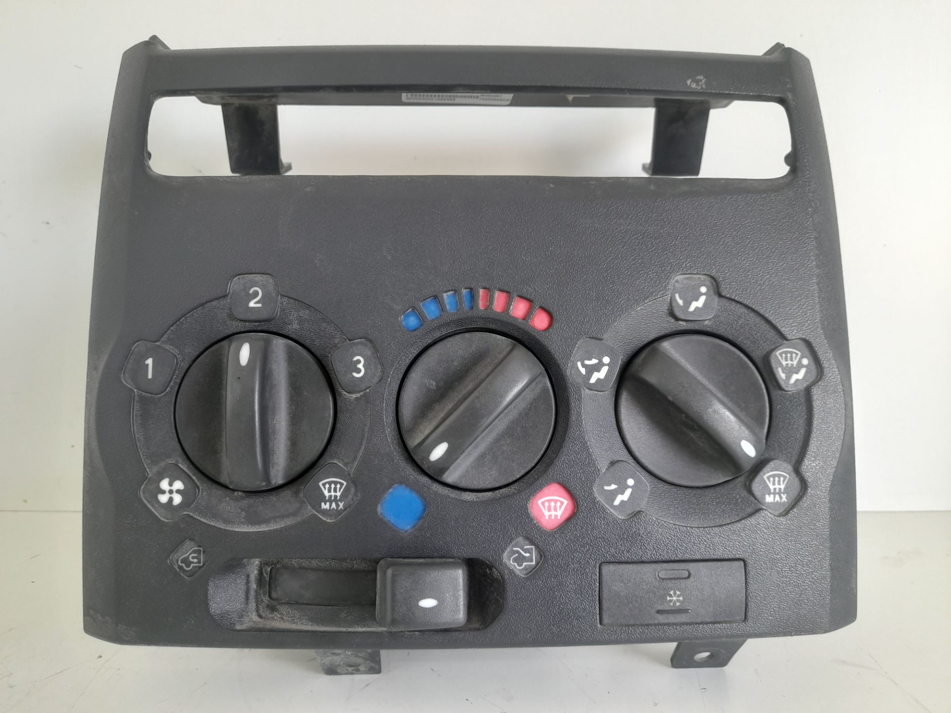 Mando calefaccion / aire acondicionado 2.3 jtd       batalla 2850 mm