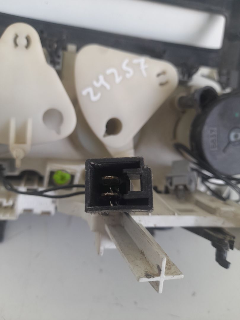 Mando calefaccion / aire acondicionado 2.3 jtd       batalla 2850 mm