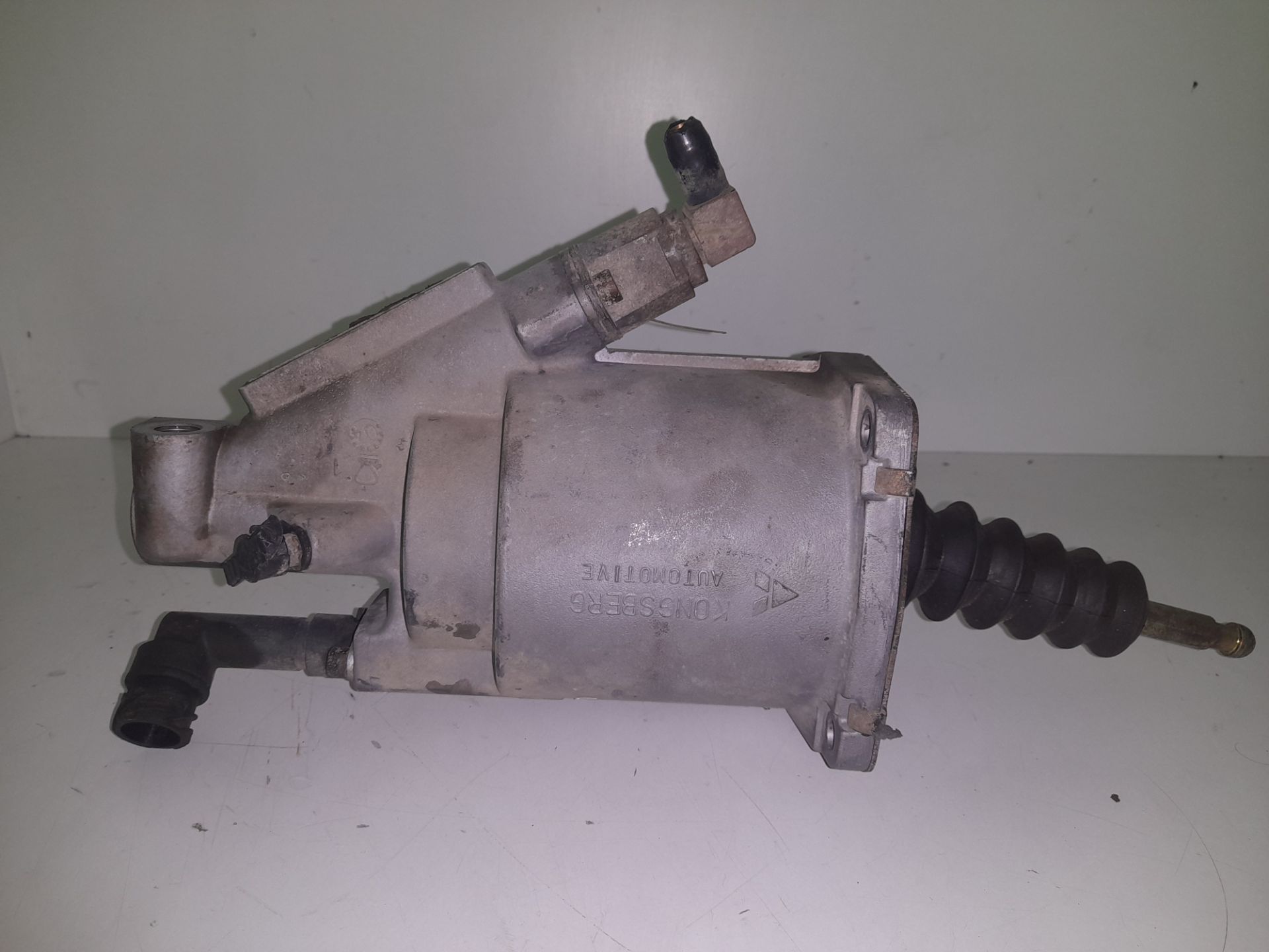 No identificado man tga 18.xxx (2000) fg  bb               (e3e4) 