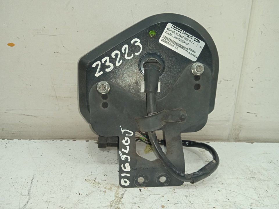 Cuadro instrumentos   no identificado