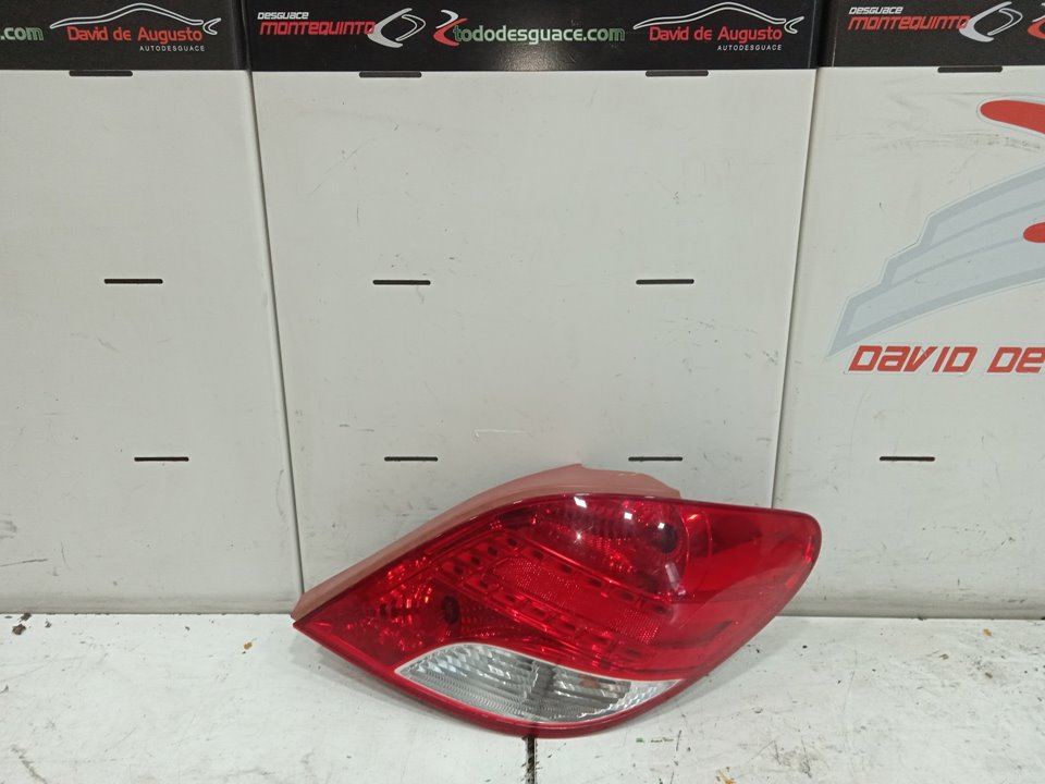 Piloto trasero derecho peugeot 207 confort