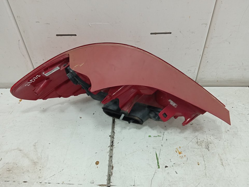 Piloto trasero derecho peugeot 207 confort