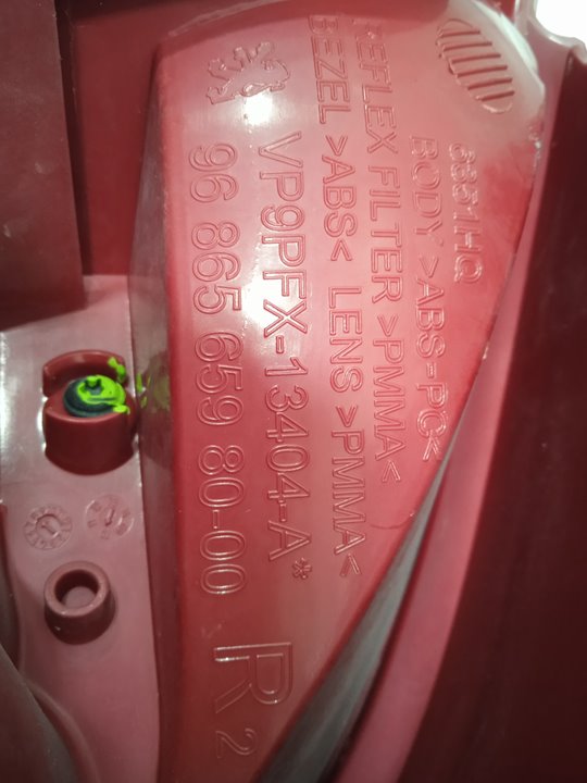 Piloto trasero derecho peugeot 207 confort