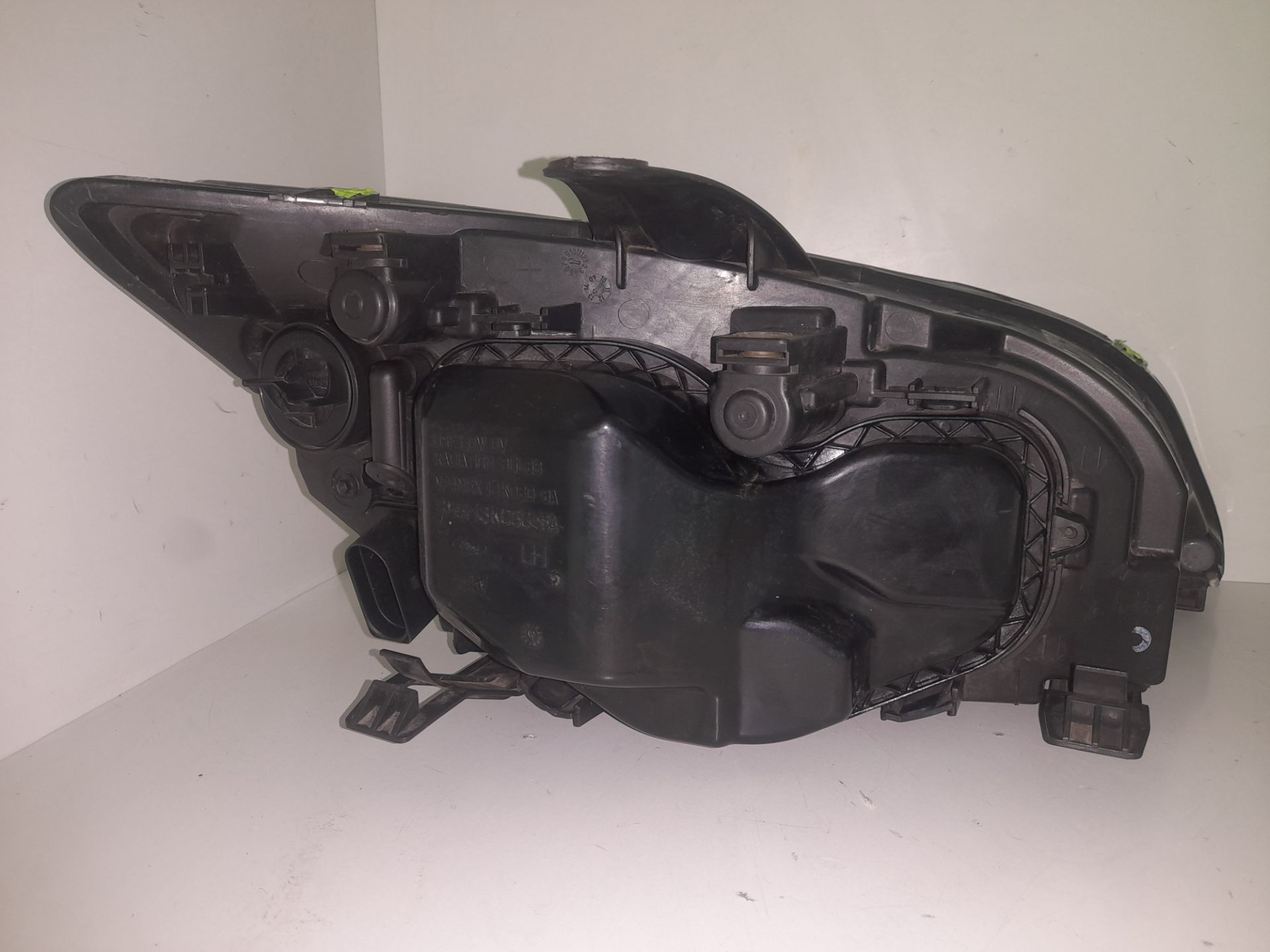 Faro izquierdo ford focus berlina (cap) ambiente (d)