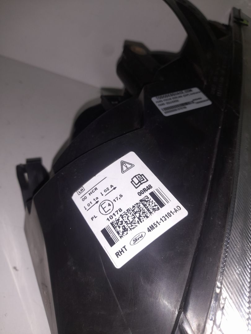 Faro izquierdo ford focus berlina (cap) ambiente (d)