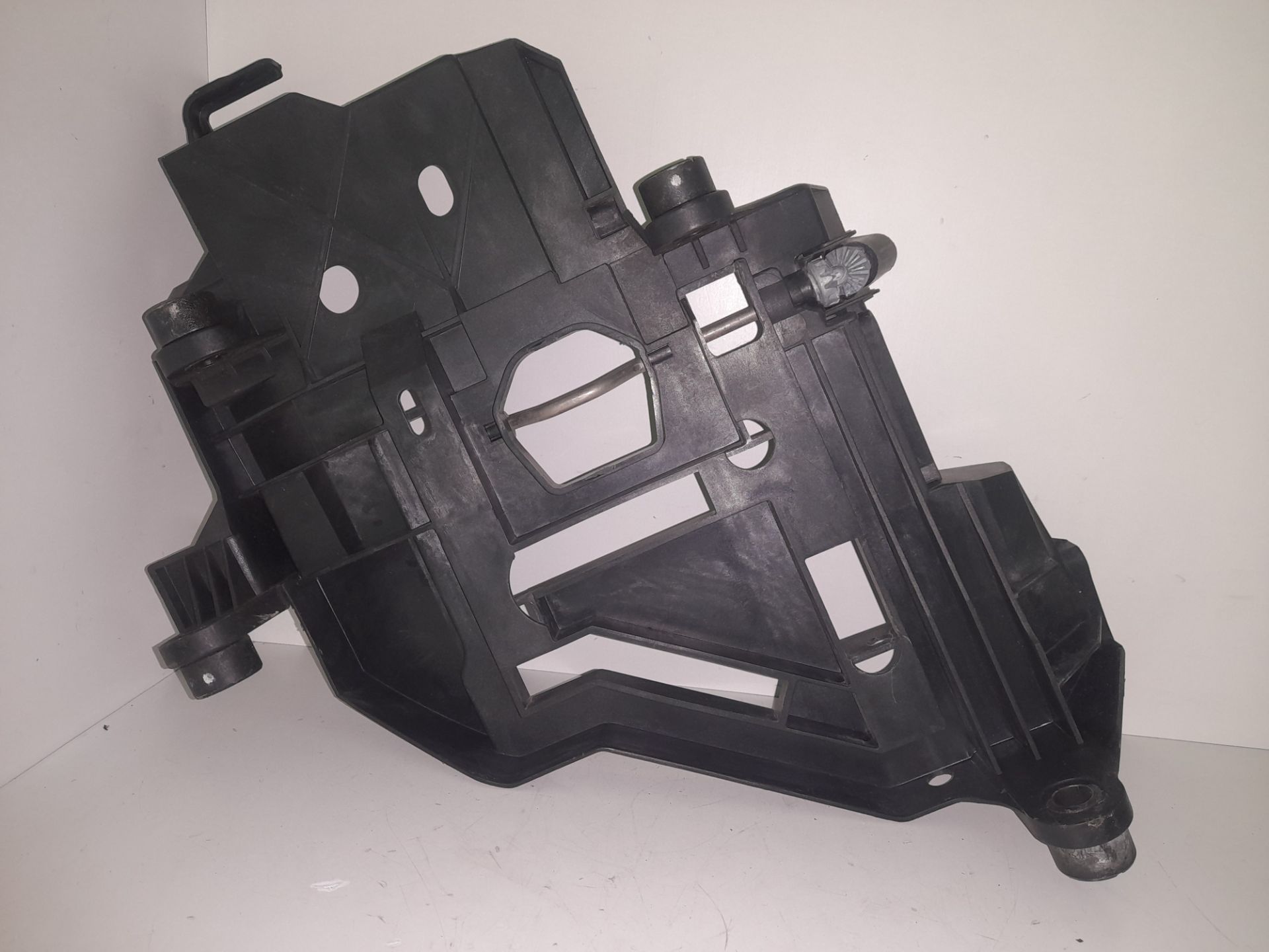 Soporte faro izquierdo porsche cayenne (tipo 9pa) s