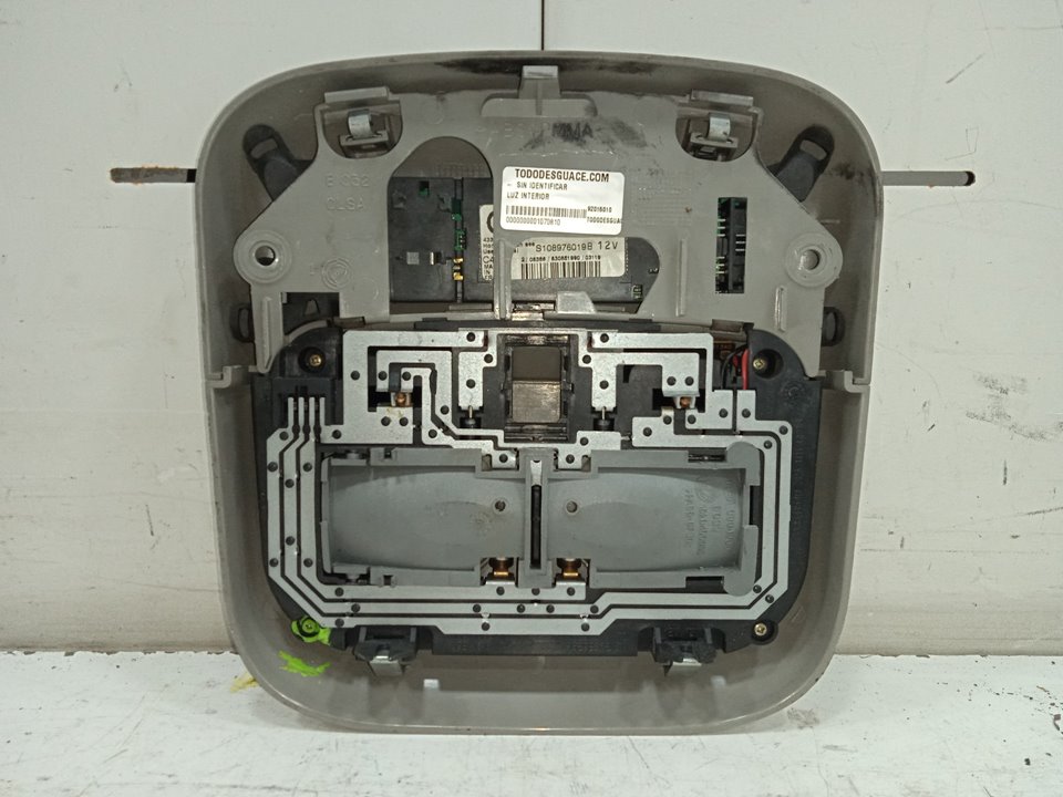 Luz interior no identificado