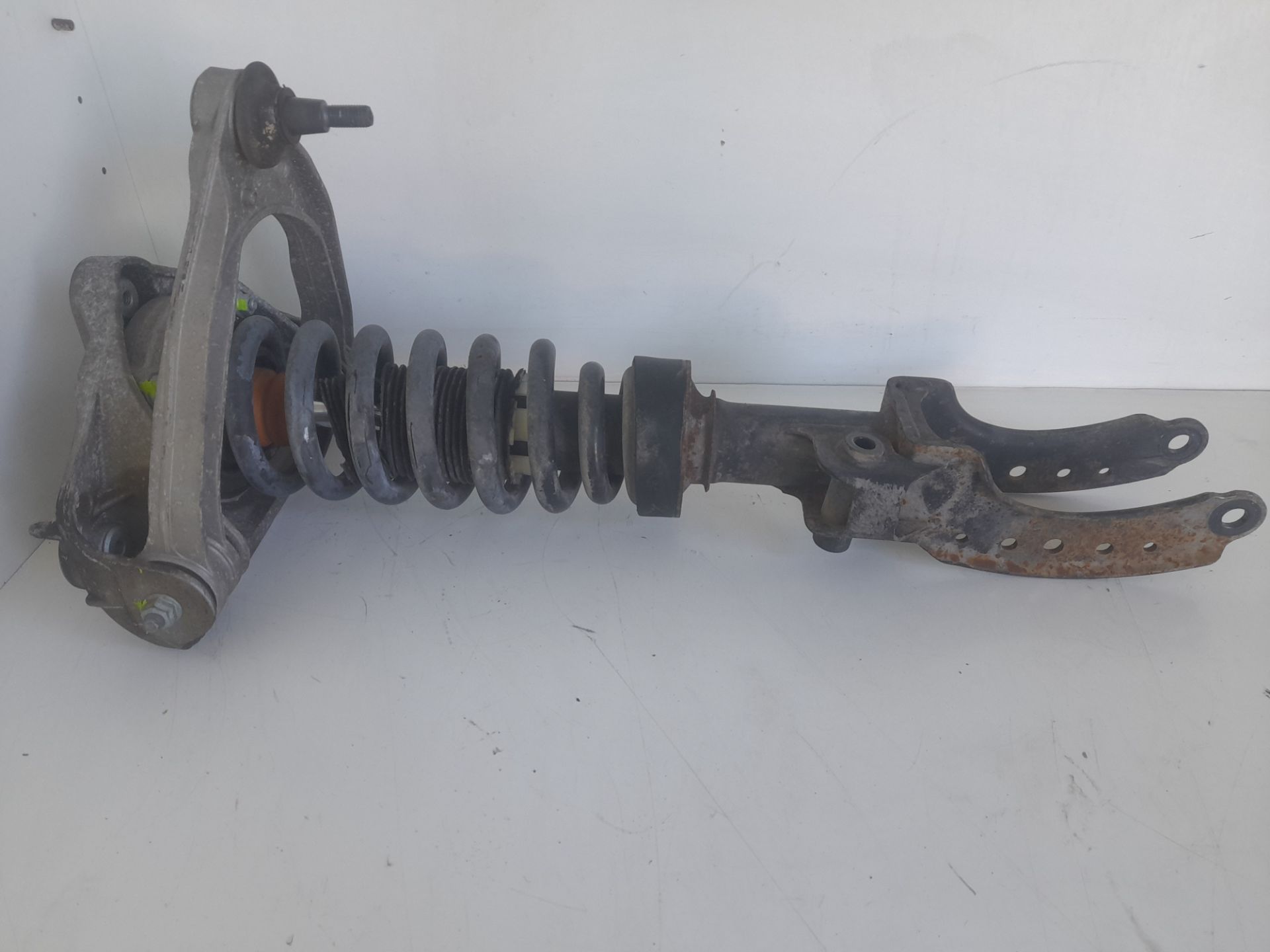 Amortiguador delantero izquierdo porsche cayenne (tipo 9pa) s