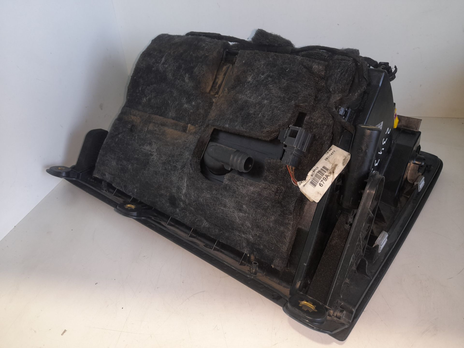 Guantera audi q3 (8ug) attraction