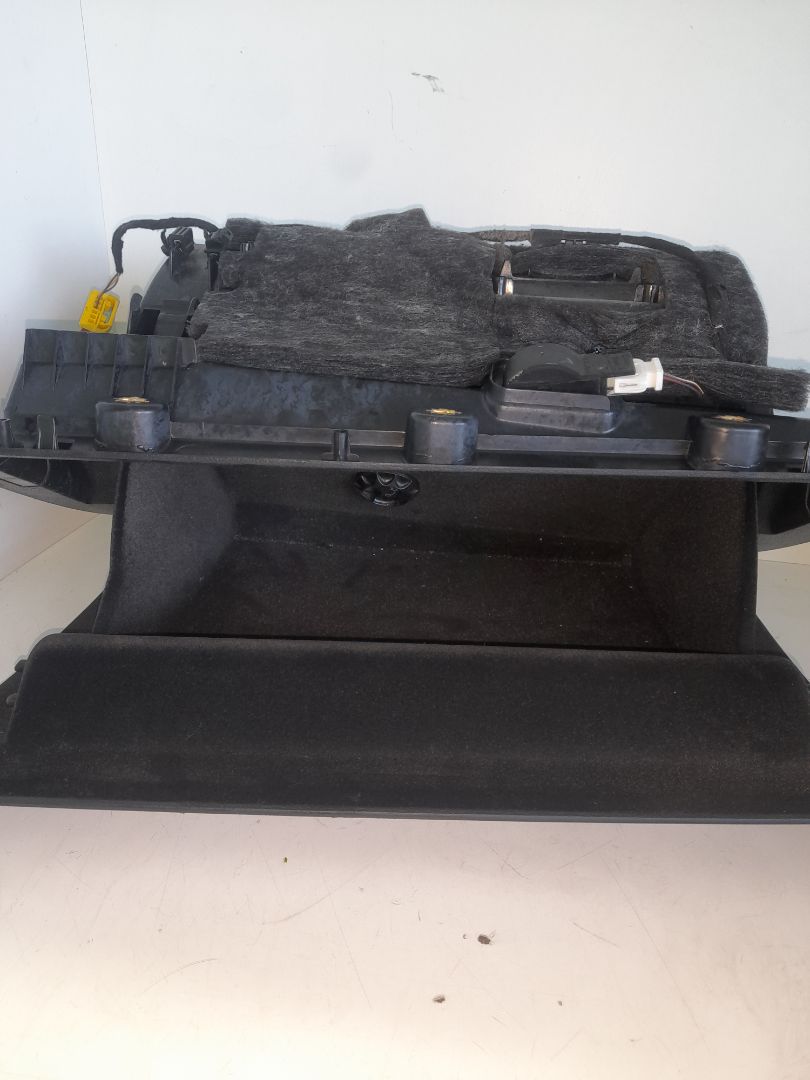 Guantera audi q3 (8ug) attraction