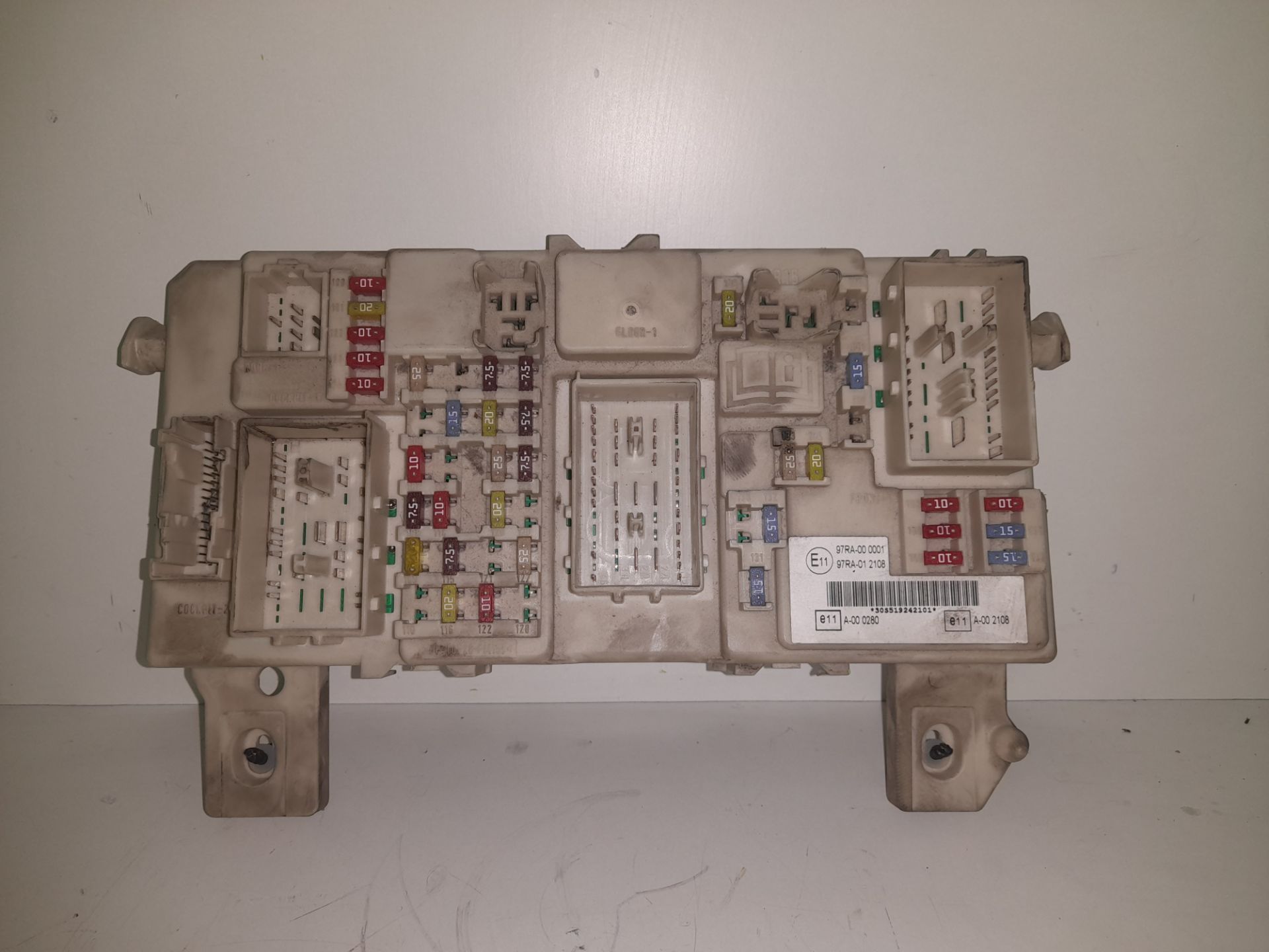 Caja reles / fusibles ford focus berlina (cap) ambiente (d)