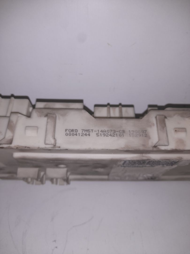 Caja reles / fusibles ford focus berlina (cap) ambiente (d)