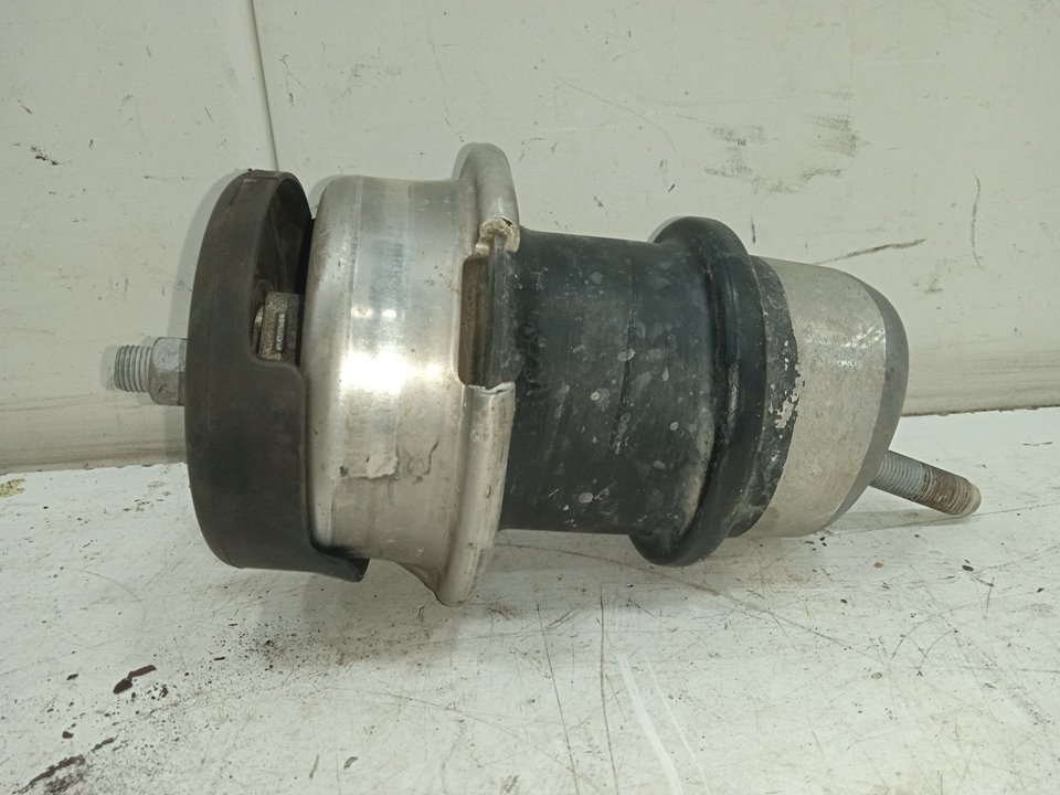 Soporte motor lexus  no identificado
