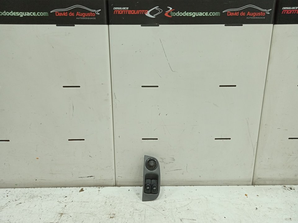Mando elevalunas delantero izquierdo renault megane i fase 2 berlina (ba0) 1.6 16v authentique (ba01041