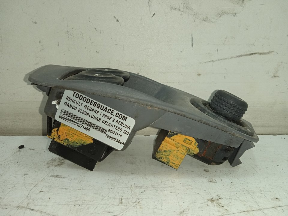 Mando elevalunas delantero izquierdo renault megane i fase 2 berlina (ba0) 1.6 16v authentique (ba01041