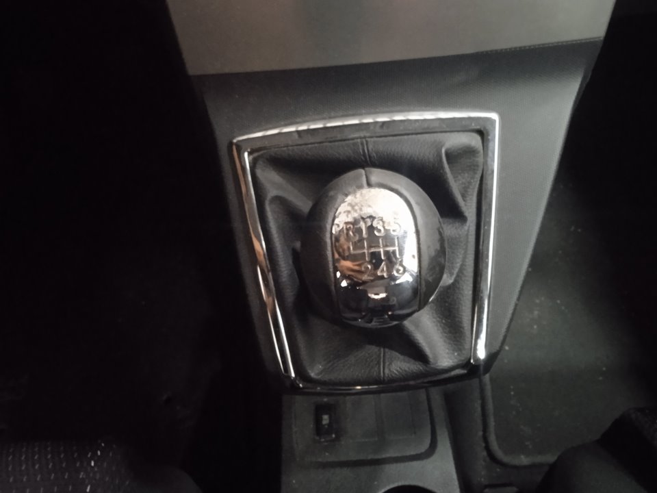 Caja cambios toyota corolla verso (r1) 2.2 d4d luna