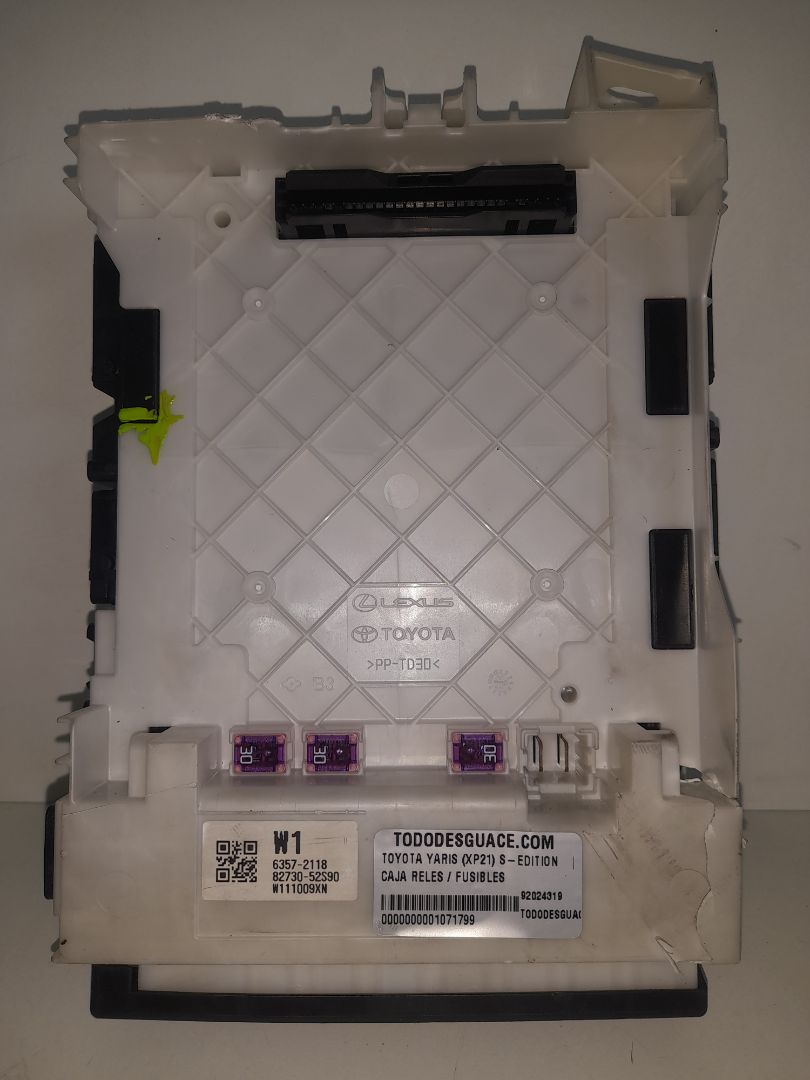 Caja reles / fusibles toyota yaris (xp21) sedition