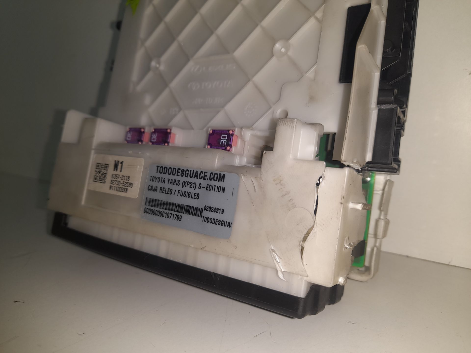 Caja reles / fusibles toyota yaris (xp21) sedition
