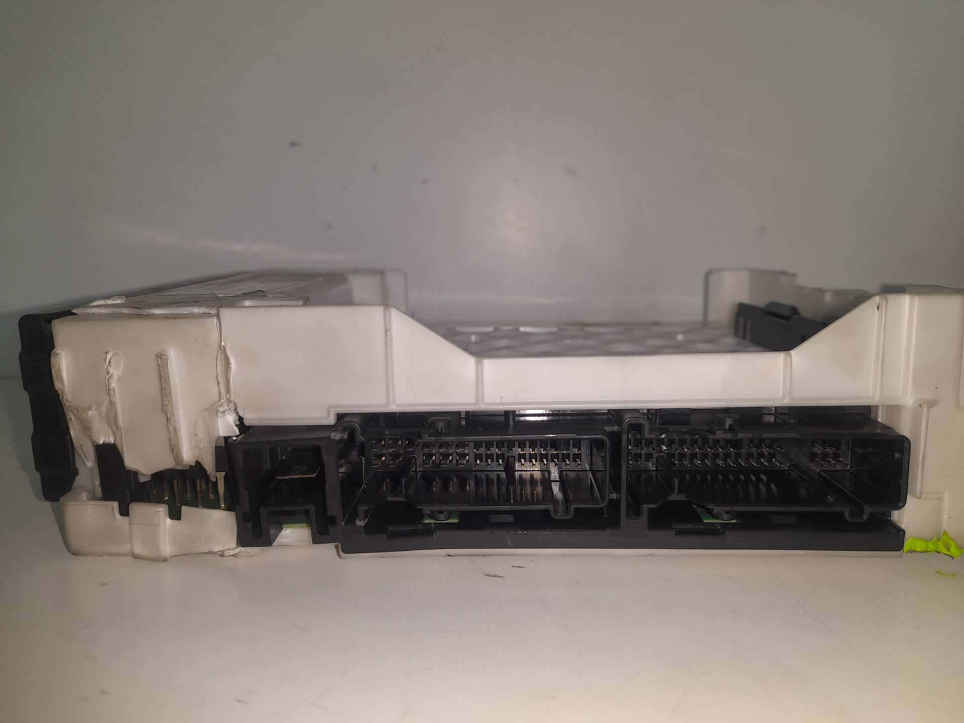 Caja reles / fusibles toyota yaris (xp21) sedition