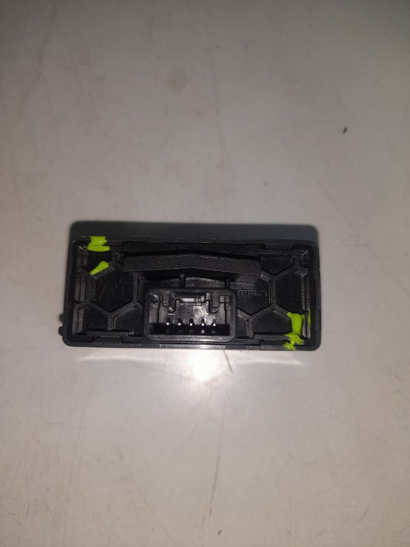 No identificado toyota yaris (xp21) sedition