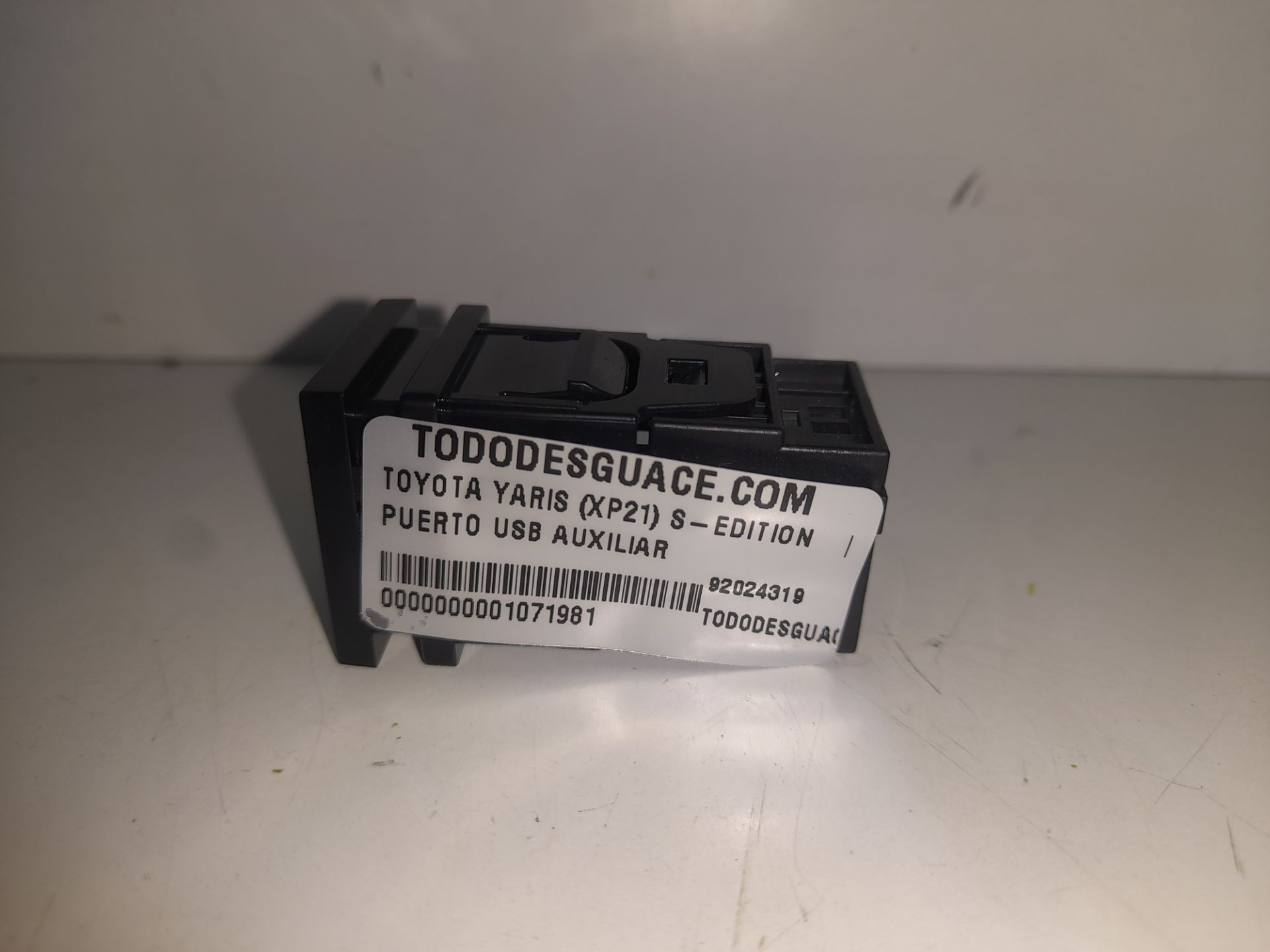 No identificado toyota yaris (xp21) sedition
