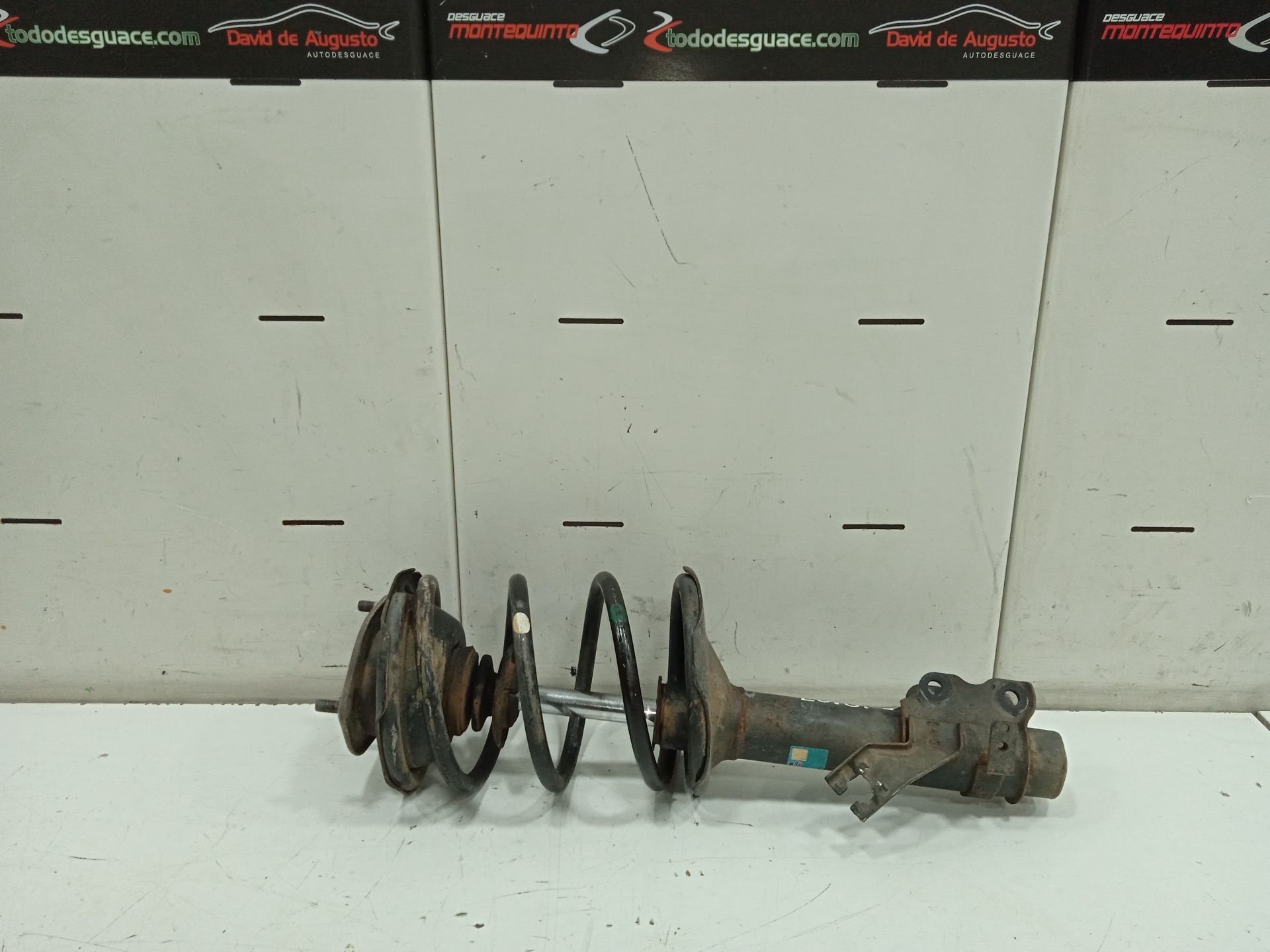 Amortiguador delantero derecho nissan vanette cargo (hc23) familiar (5 asientos)