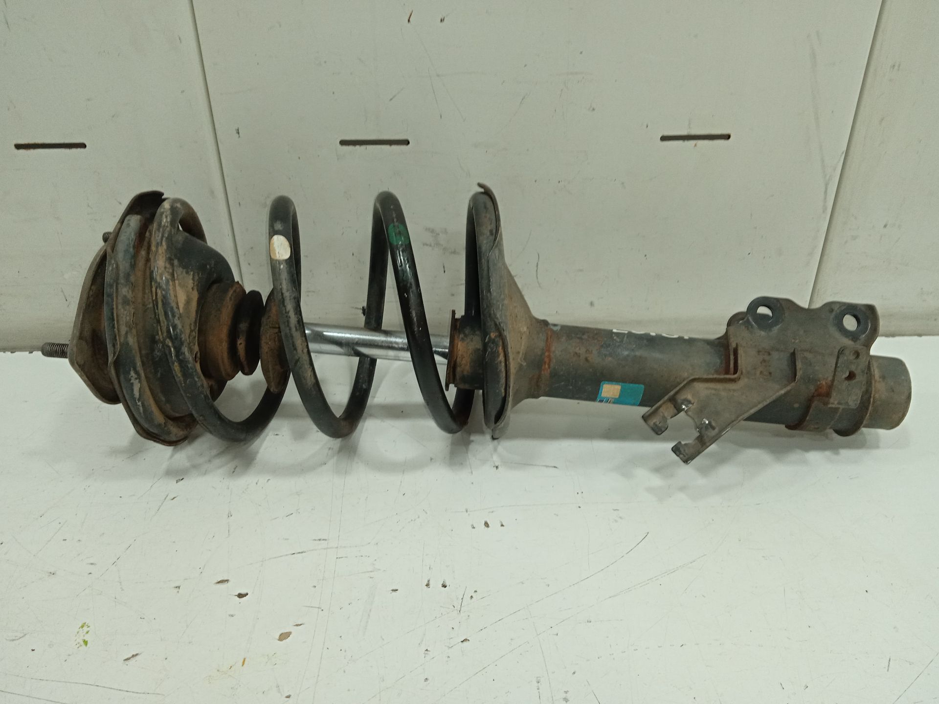 Amortiguador delantero derecho nissan vanette cargo (hc23) familiar (5 asientos)