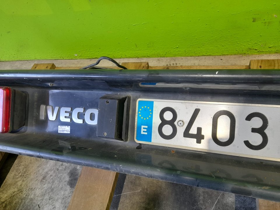 Paragolpes trasero iveco  no identificado