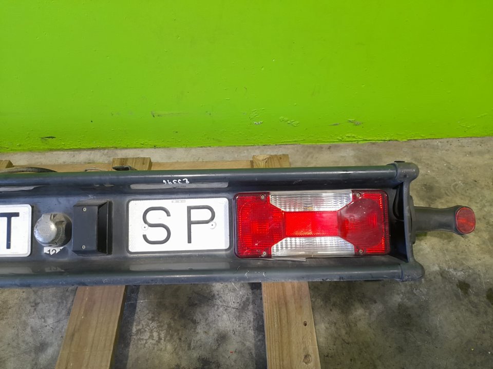 Paragolpes trasero iveco  no identificado