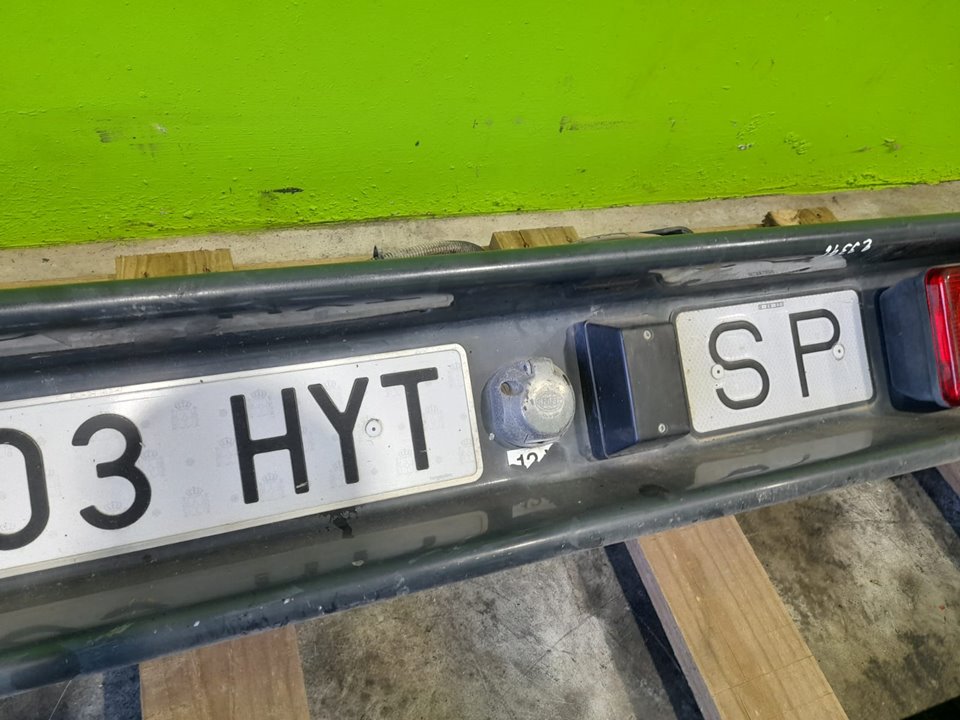 Paragolpes trasero iveco  no identificado