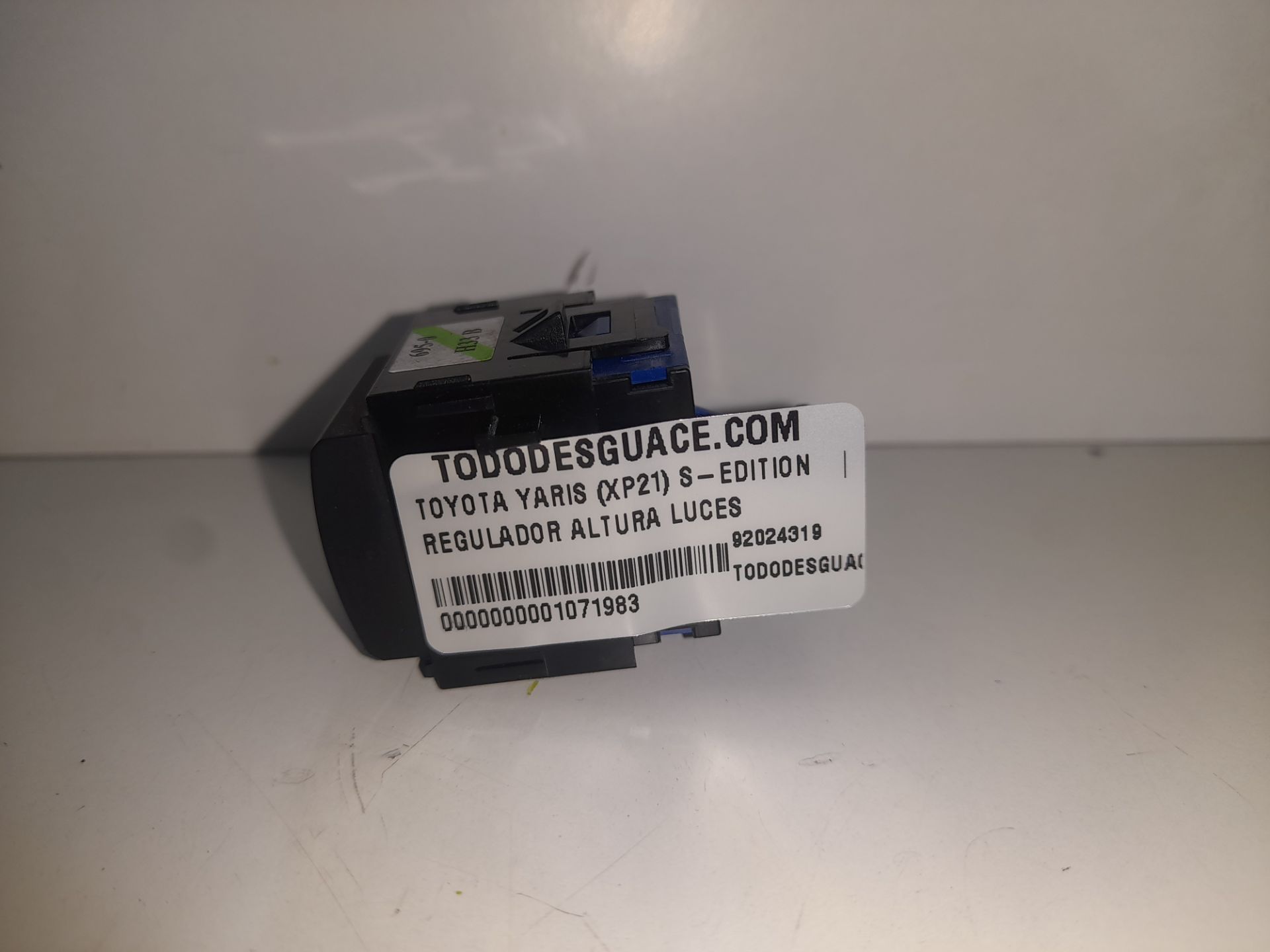 No identificado toyota yaris (xp21) sedition