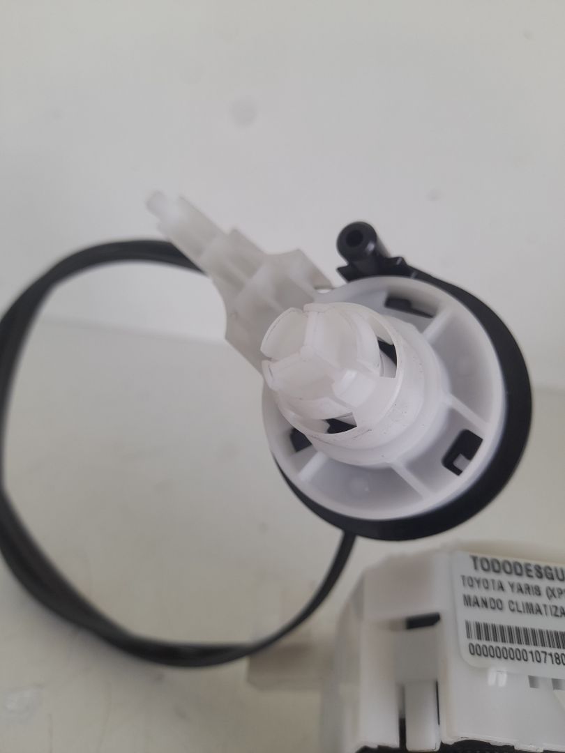 Mando climatizador toyota yaris (xp21) sedition