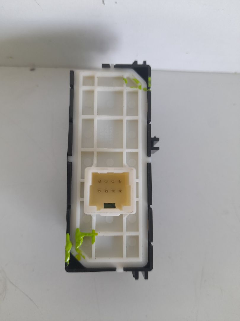 No identificado toyota yaris (xp21) sedition