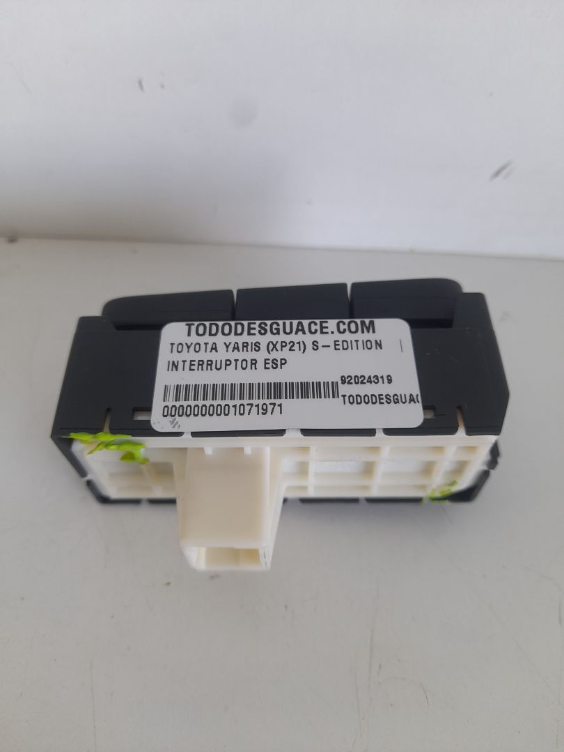 No identificado toyota yaris (xp21) sedition