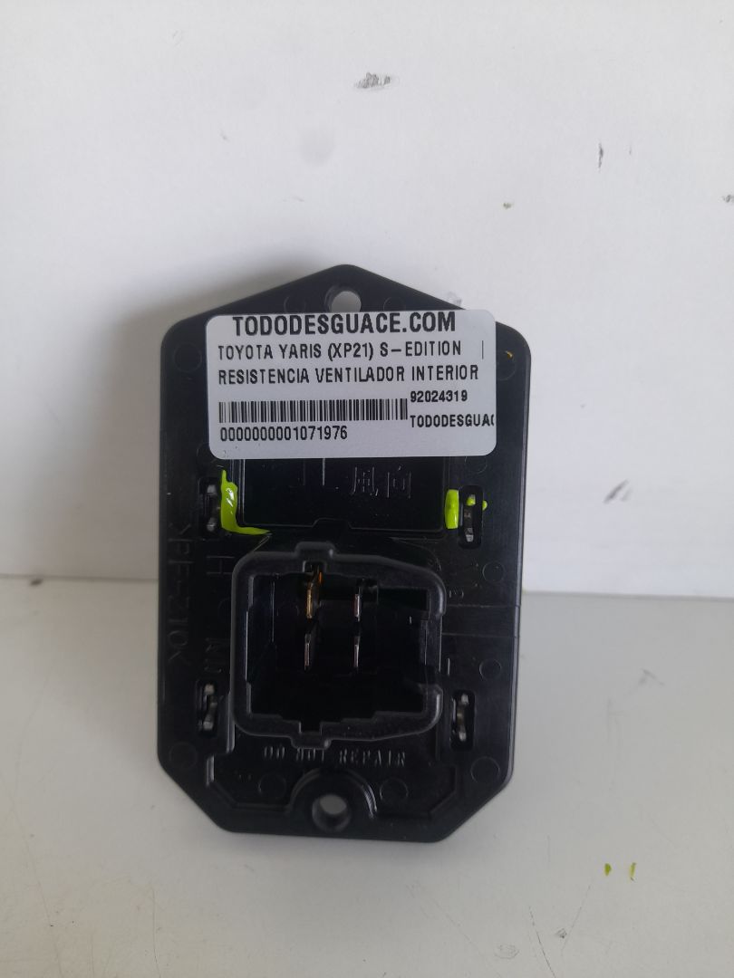 No identificado toyota yaris (xp21) sedition