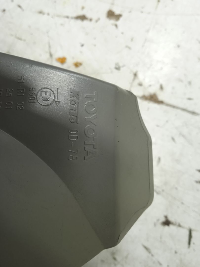 Piloto trasero izquierdo no identificado