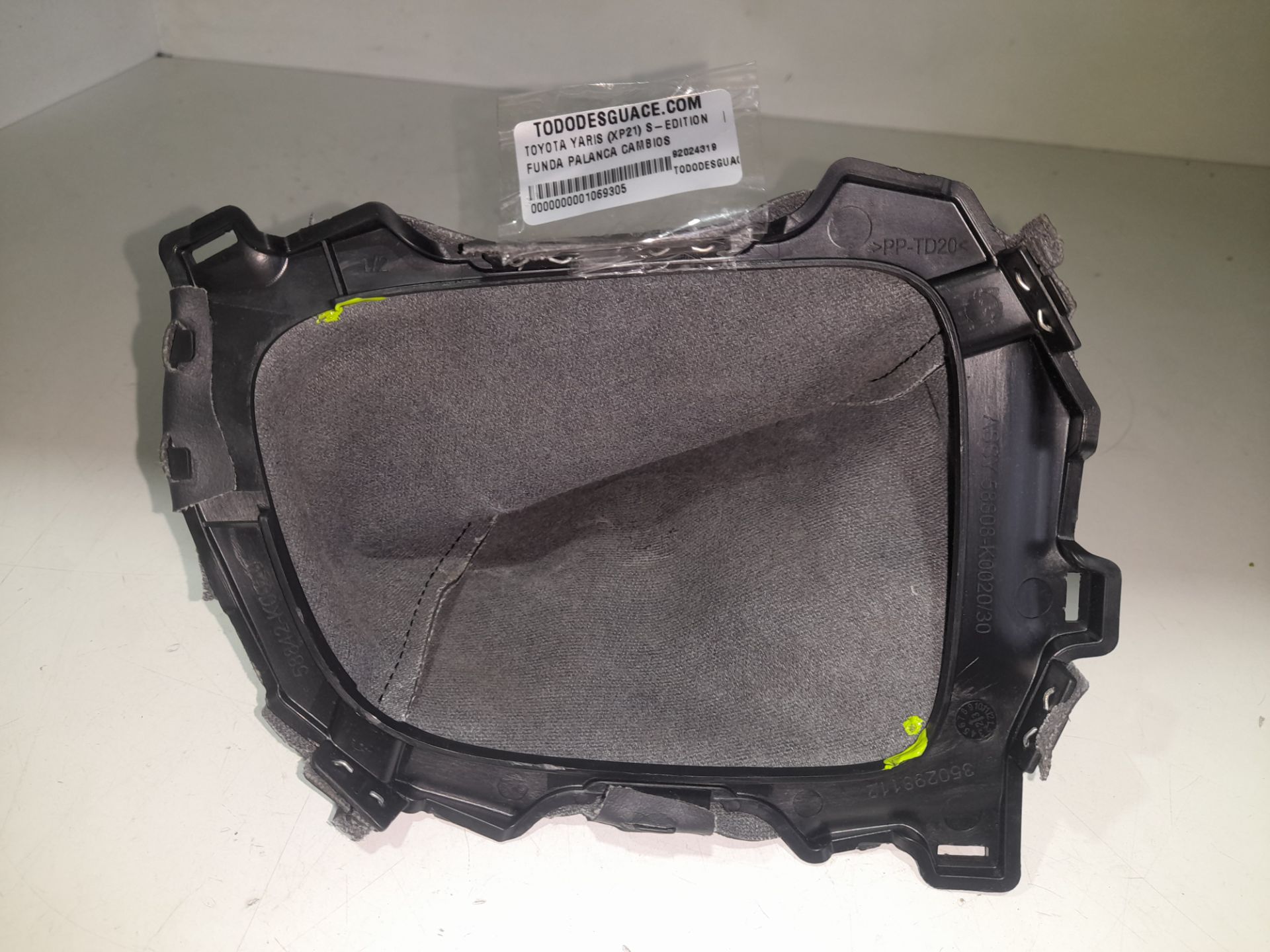 No identificado toyota yaris (xp21) sedition