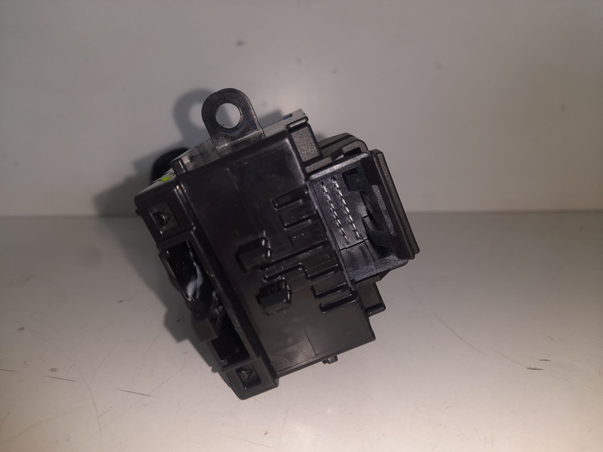 Mando luces toyota yaris (xp21) sedition