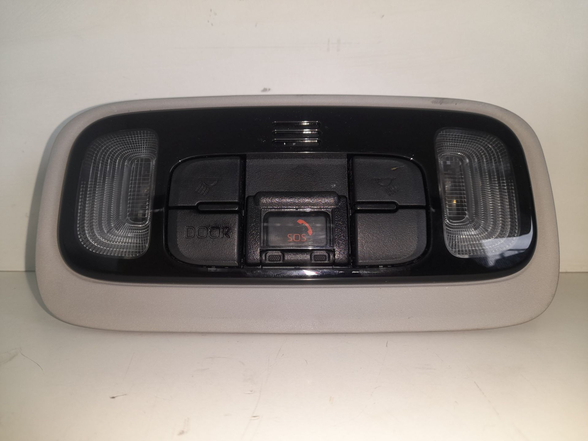 Luz interior toyota yaris (xp21) sedition